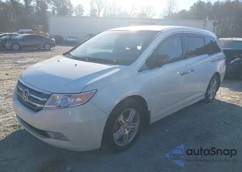 2013 Honda Odyssey Touring/Touring Elite from USA, damaged, VIN 5FNRL5H96DB047748